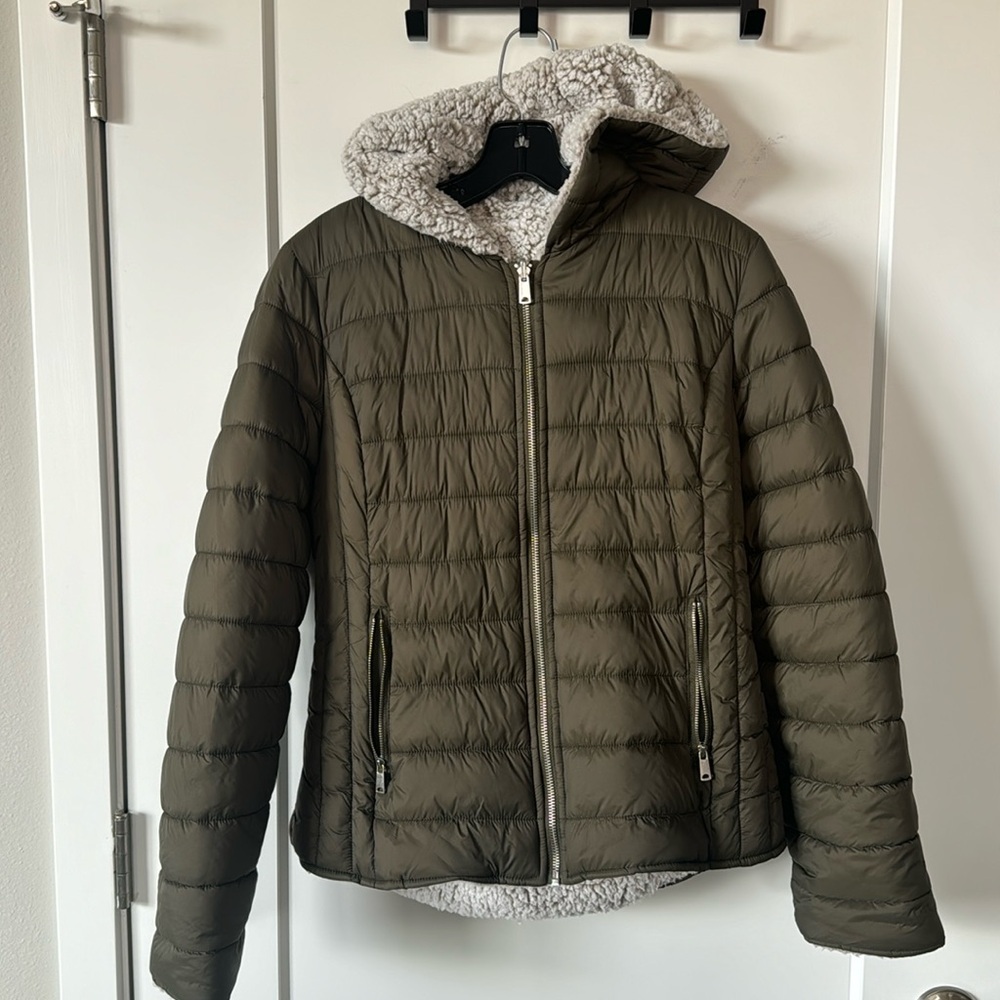 Women’s down and fleece reversible hooded jacket